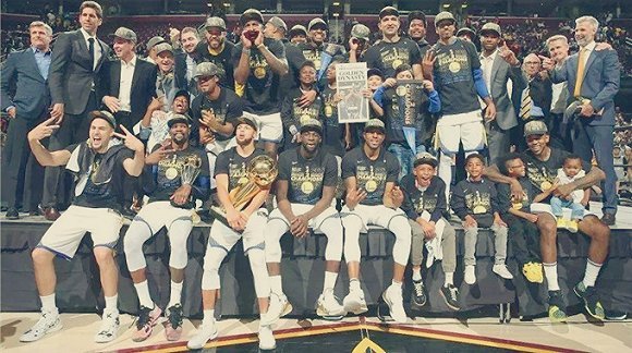 埃弗顿后卫禁区疑似手球，裁判未吹点球正确吗？（埃弗顿后卫禁区疑似手球，裁判未判点球是否合理？）