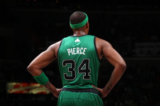 疯狂对轰！康宁汉姆半场18+8+5对飙贝恩21分（火力全开！康宁汉姆半场18+8+5硬刚贝恩21分）