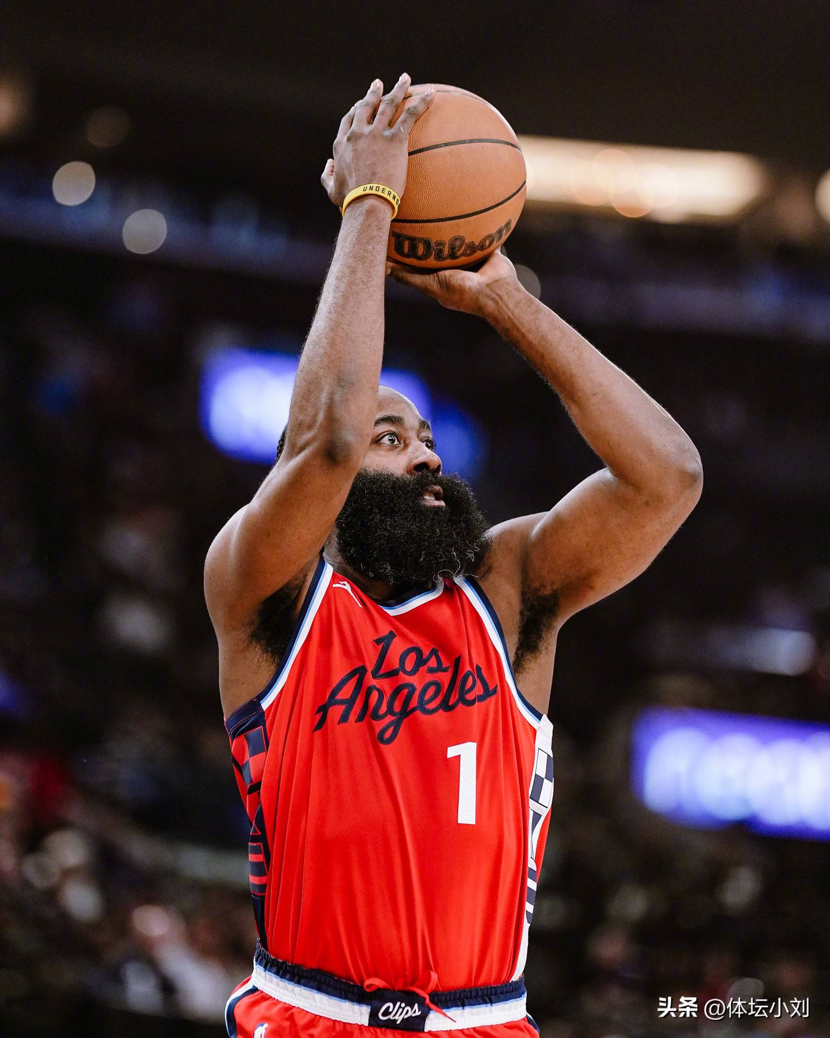 意甲媒体热议：米兰前锋希门尼斯未来扑朔迷离，媒体坚称他将离开而经纪人否认！（意媒聚焦：米兰前锋希门尼斯去留成谜，媒体称将离队经纪人予以否认）