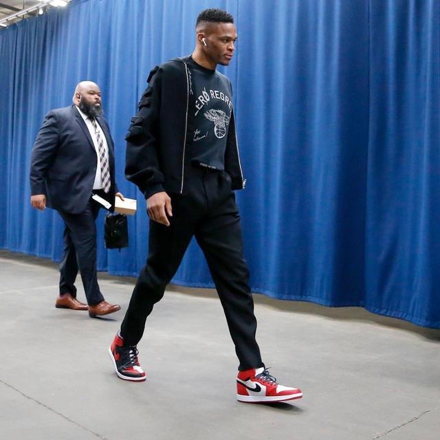 26届状元热门！小布泽尔今日18+15+5，带领杜克豪取十连胜（2026届状元大热！小布泽尔轰18+15+5，助杜克豪取十连胜）