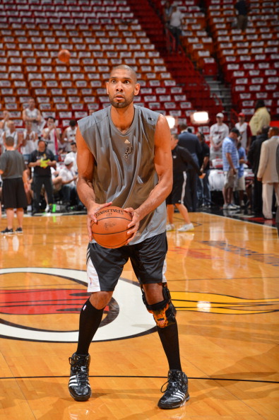 热搜第一！#泰勒斯威夫特官宣订婚 ，男方是知名橄榄球球星（热搜第一！泰勒·斯威夫特宣布订婚，对象为知名橄榄球球星）