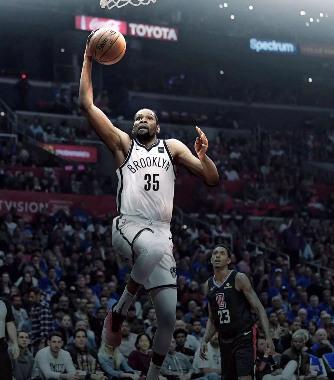 美职联列梅西和穆勒交手记录：梅西3胜7负，非友谊赛仅1胜（美职联公布梅西与穆勒对战数据：梅西3胜7负，正式比赛仅胜1场）